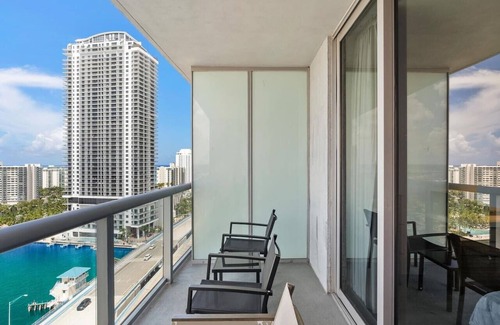 Hallandale Beach Apartment | Restaurants, Pool over the water, Beach Service/Studio