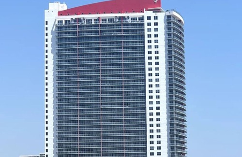 Hallandale Beach Apartment | Restaurants, Pool over the water, Beach Service/Studio