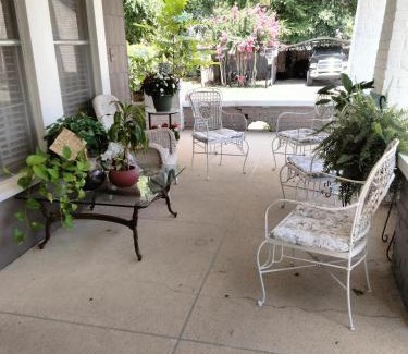 Ruston Bed & Breakfast | Restful 2