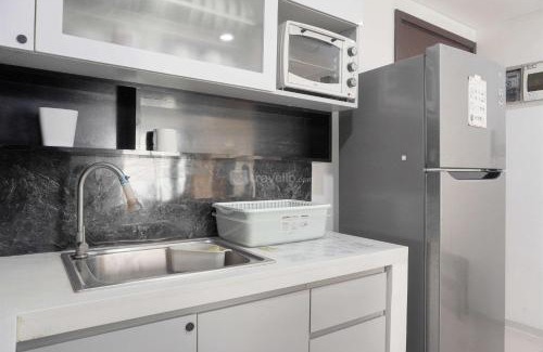 Jakarta Apartment | Restful and Modern 3BR at Daan Mogot City Apartment By Travelio