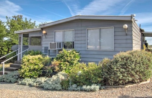 Marysville House | Restful & Cozy 2-Bedroom Home with Nature Setting