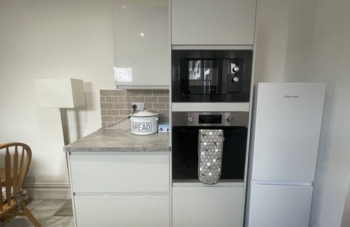 Clifton Apartment | Restful Harbourside Apartment with Garden