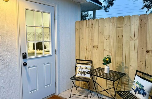 Largo Apartment | Restful Palms – Cozy Studio Near Clearwater & St. Pete Beaches