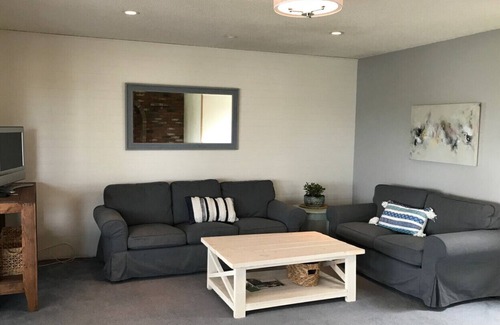Chemainus House | Restful Retreat in charming Chemainus