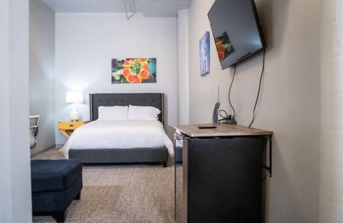 Davenport Apartment | Restful suite Downtown Davenport