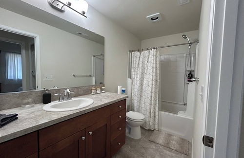 Maple Heights-Lake Desire House | Restful townhome with a separate entrance in Renton. Close to lot of amenities.