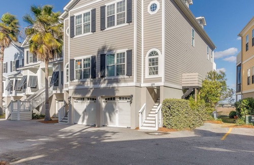 Waters Edge House | *Resting Beach Place* Waters Edge - Close to Everything on Folly