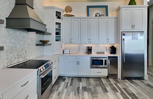 Thomas Drive House | Resting Beach Face - Waterfront Location + Private Pool!
