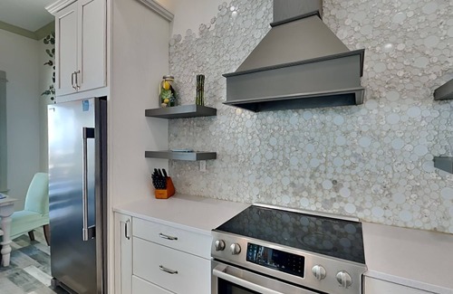 Thomas Drive House | Resting Beach Face - Waterfront Location + Private Pool!