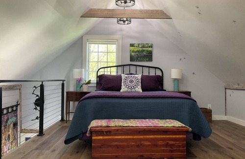 East Haddam Cottage | Resting on an 18 acre farm, this historic cottage is the retreat of your dreams