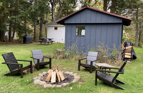 Livingston Manor Cottage | Restored 1950s Countryside Cottage Retreat