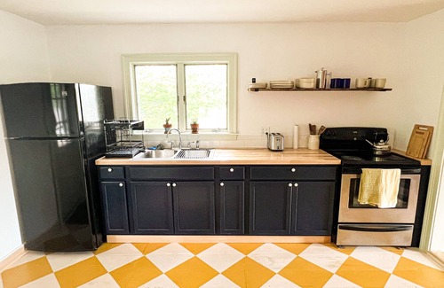 Hollowville Apartment | Restored 19th century farmhouse apartment 2 -charming farmland and town culture!