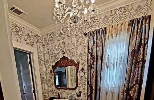 Mc Dougal House | RESTORED AND UPDATED HISTORIC HOME