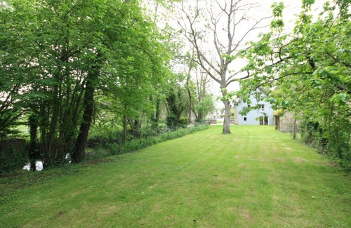 Cerise Cottage | Restored barn with garden, charm and comfort near Alençon
