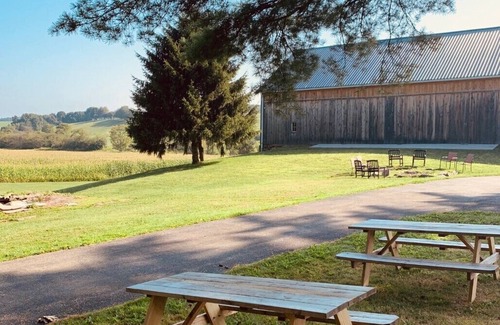Somerset House | Restored colonial farmhouse near Seven Springs - Perfect for family gatherings