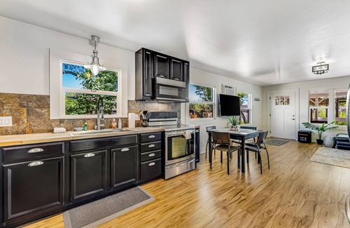 Windsor Cottage | Restored country home with private hot tub, amazing garden patio & firepit