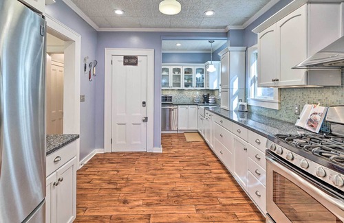 White Mills House | Restored Victorian Home - Walk to Downtown Hawley!