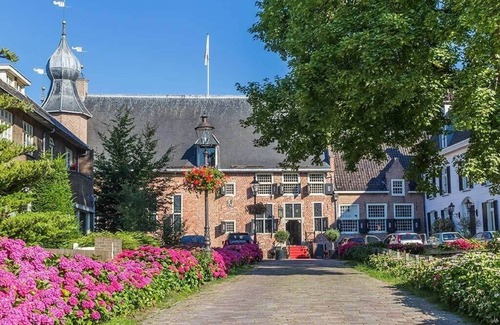 Coevorden Hotel | Restored Warehouse Room Close to WILDLANDS Adventure Zoo Emmen