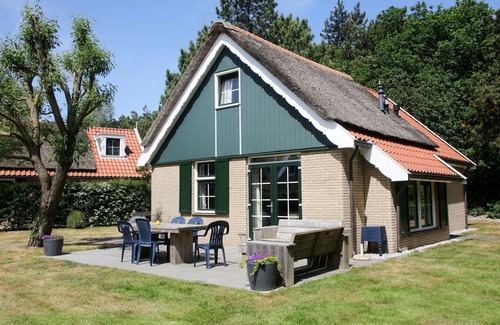 De Koog House | Restyled country house with dishwasher, on Texel, sea at 2km