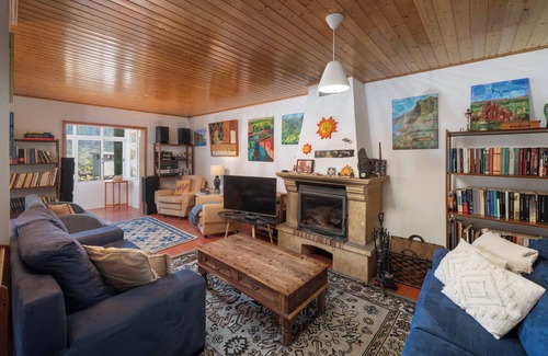 Sao Vicente House | Retiro do Artista - art and views over the valley