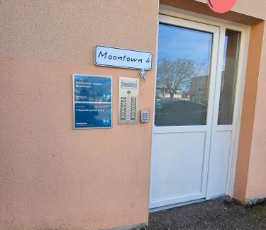 Luneville Apartment | Retour vers les années 80 !