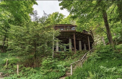 Utterson House | Retreat 360 – A Unique Circular Cottage on Three Mile Lake