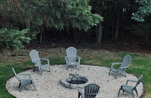 Acworth House | Retreat 4BR Sleeps 10 plus, 8miles from LakePoint, Red Top Mountain State Park