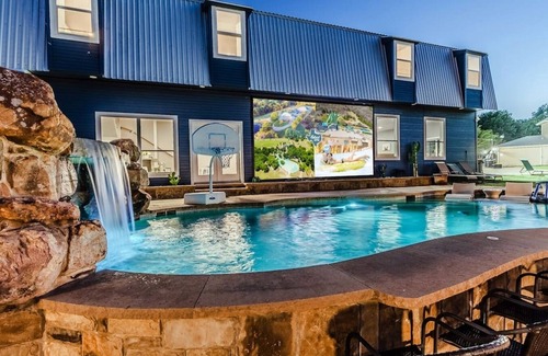 Irene House | Retreat Blooming Grove | A Retreat DFW Experience