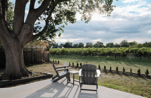 St. Davids House | Retreat by the Vineyard |Panoramic Sauna |Hot Tub |EV Charger