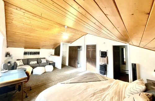 Dalton Ranch House | Retreat House Next to Hot Springs for 16+ Psilocybin Experience Friendly