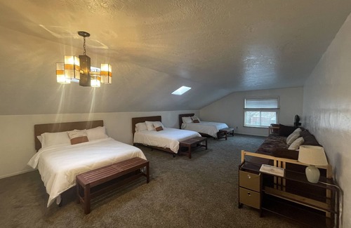 Dalton Ranch House | Retreat House Next to Hot Springs for 16+ Psilocybin Experience Friendly