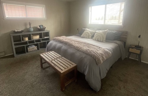 Dalton Ranch House | Retreat House Next to Hot Springs for 16+ Psilocybin Experience Friendly