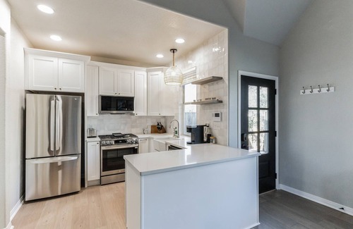 Bouldin House | Retreat in Bouldin Creek | Walkable to restaurants