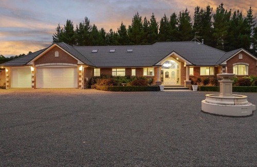 West Melton Other | Retreat in Secluded Farm House with Private Pool and Spa
