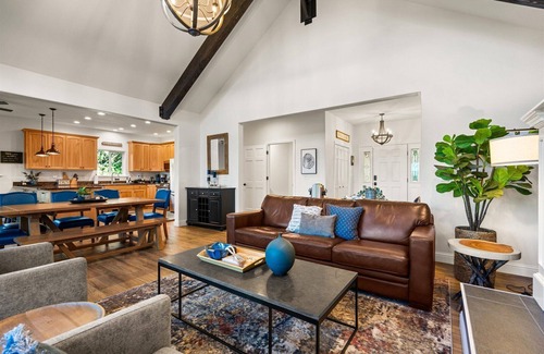Coeur d'Alene House | Retreat Near Golf-Town w/Views | 4000 sqft | Fire Table | Game Rooms | 4-acres