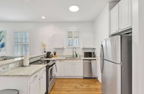 Cannonborough Elliotborough Apartment | Retreat on Spring, Unit B