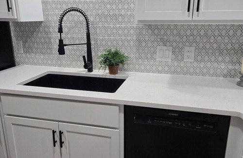 Rathdrum Condo | Retreat on the Green - Extended Stay Haven - near Coeur d'Alene