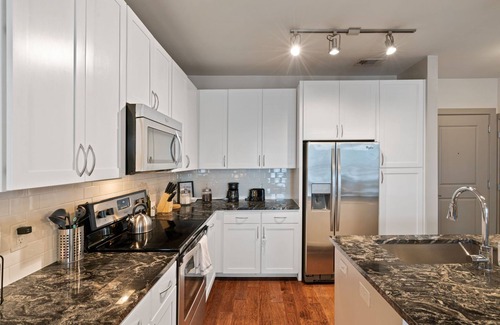 Woodbridge Bed & Breakfast | Retreat | Pool & Gym | Free-Parking