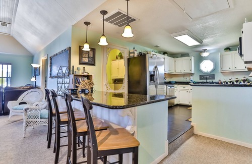 Port Bolivar House | Retreat | Steps to Beach | Firepit | Family Fun