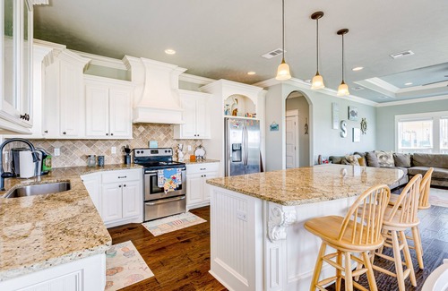Port Bolivar House | Retreat | Steps to Beach | Kid Friendly | Sleeps10