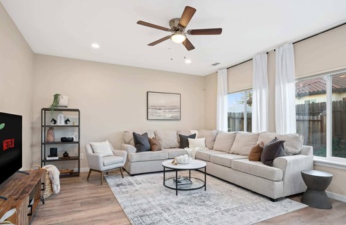 Sacramento House | Retreat to a Cozy 3BR Home in Central Sacramento