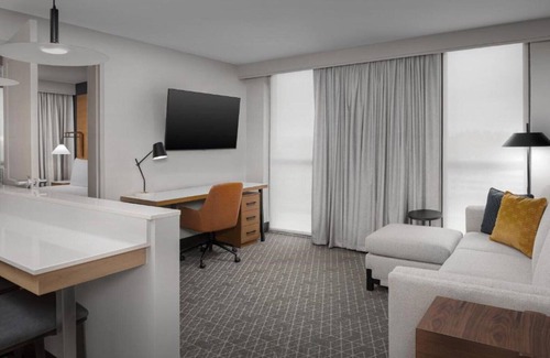 Maple Leaf House | Retreat to our new North Seattle Hotel at Northgate Station