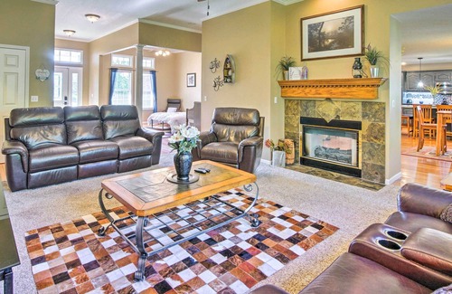Nixa House | Retreat w/ Fire Pit ~ 16 Mi to Springfield!