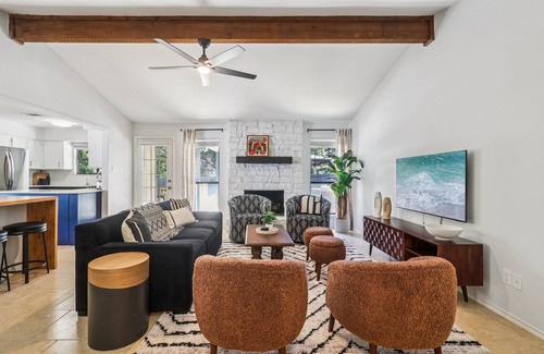 Round Rock House | Retreat w/Heated Pool, Hot Tub, Cold Plunge, Game Room, Massage Chair – Close to Kalahari Resort