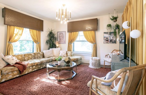 Rosedale Apartment | Retro 2 Bedroom Near Downtown