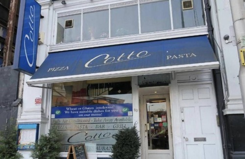 Elephant and Castle Apartment | Retro Apartment with City view moments from the BigBen