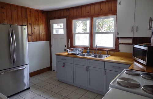 North Carolina Coast Cottage | Retro beach cottage w/modern touch - in the heart of Carolina Beach