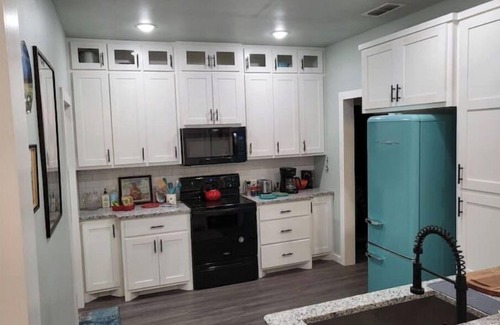 Slaton House | Retro Bungalow - 3 Beds/2 Baths - No Chores!