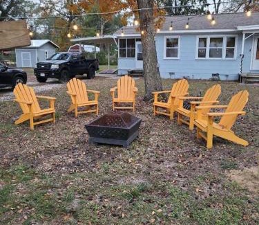 Fort Walton Beach - Destin House | Retro by the Bay Close to Beach Eglin PetFriendly
