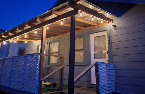 Weott Cabin | Retro Cabin in the Redwoods - remote location close to hiking and the river
